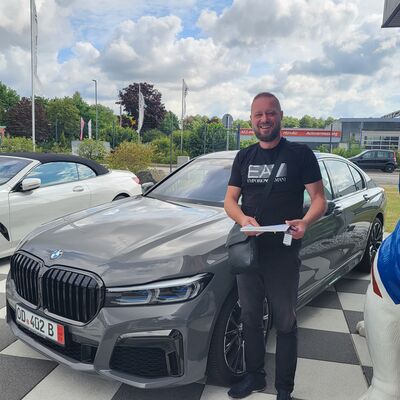 Bild vergrößern: BMW 730 auf dem Weg in die Slowakei 🇸🇰