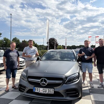 Bild vergr&ouml;&szlig;ern: Mercedes-Benz C 43 AMG T-Modell - Wir w&uuml;nschen gute Fahrt