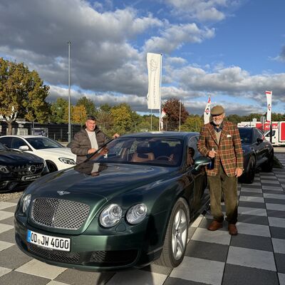 Bild vergr&ouml;&szlig;ern: Bentley Continental Flying Spur - Wir w&uuml;nschen gute Fahrt