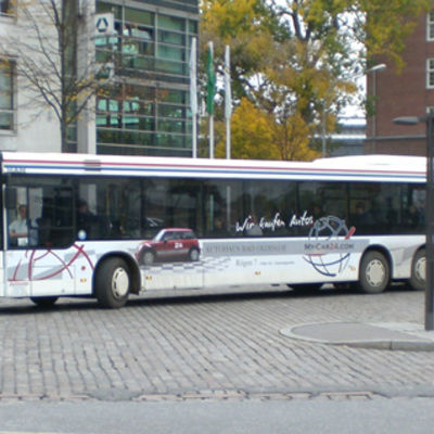 Bild vergrößern: Buswerbung Autohaus Bad Oldesloe
