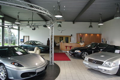 Bild vergrößern: Showroom Ferrari, BMW, Jaguar, Mercedes