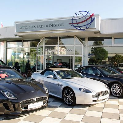 Bild vergrößern: Jaguar F-Type + Aston Martin N420 Roadster + Maserati Granturismo